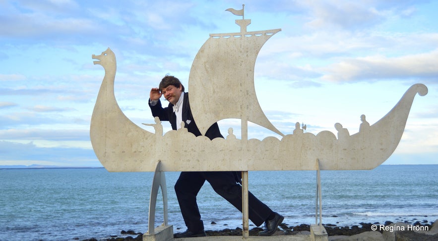 Vitalei&eth;in - Follow the Lighthouse Trail of the South Coast of Iceland