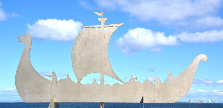 Vitalei&eth;in - Follow the Lighthouse Trail of the South Coast of Iceland