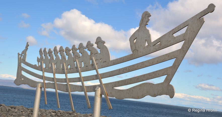 Vitalei&eth;in - Follow the Lighthouse Trail of the South Coast of Iceland