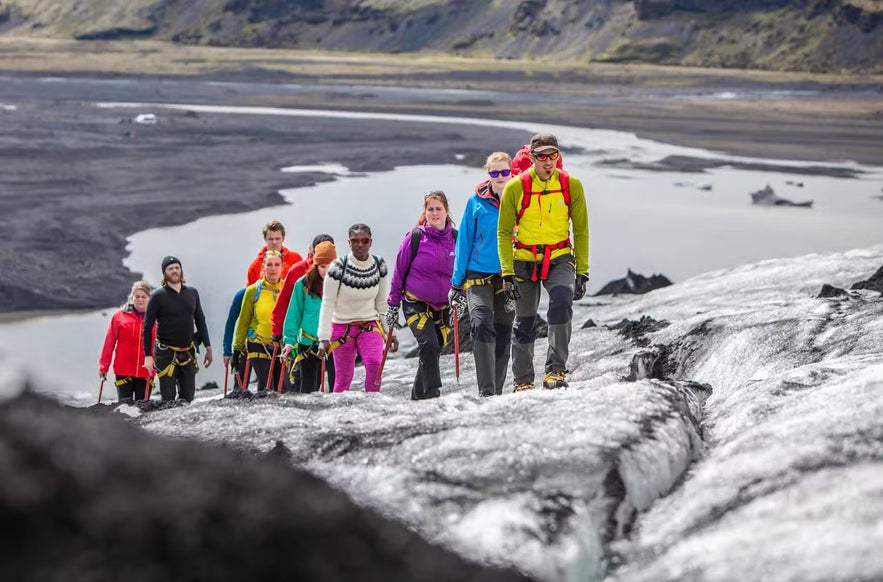 Gletsjervandring er én af de ting at lave i Island.