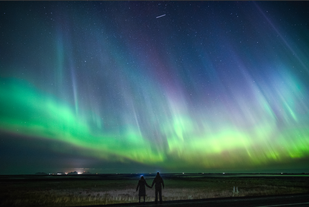 Nature's grand spectacle: the fascinating northern lights in all their glory.