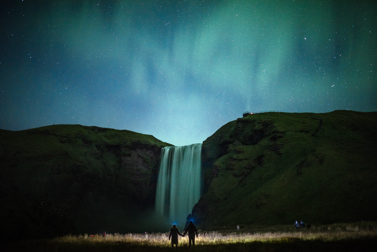 Private Northern Lights Hunt Tour with Photo Package From Reykjavik