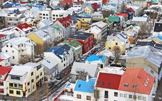 Reykjavik è nota per le sue case colorate e le sue strade affascinanti.