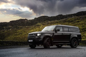 Private 2-Hour Luxury Transfer from Keflavik International Airport to Hotel Ranga in Hella