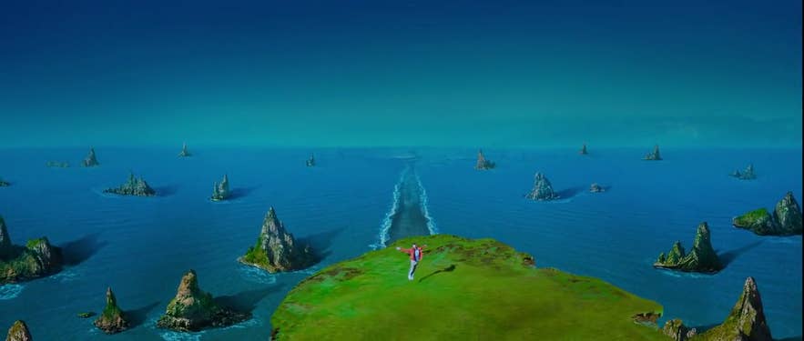 Die vielen Reynisdrangar-Schornsteine, wie sie in Naayak vorkommen, gedreht in Island