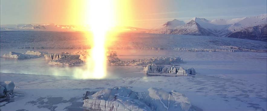 Un raggio di sole insegue James Bond sulla laguna ghiacciata Jokulsarlon in Islanda