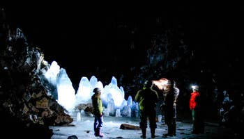 冰岛北部洛夫瑟利尔冰洞（Lofthellir）旅行团 | 米湖出发