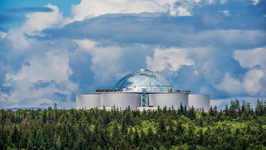 Perlan zawdzięcza unikalny wygląd swojej historii jako dawne zbiorniki do przechowywania wody.