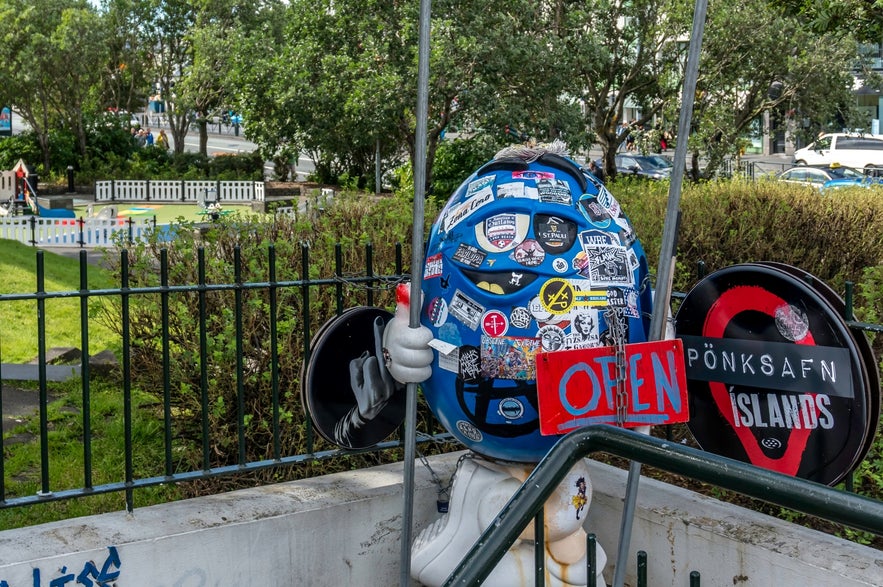 The Blue M&M, hardly recognizable, welcomes guests down the stairs to the museum.