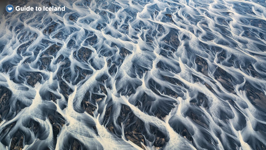 在冰岛，您可以用无人机拍摄到令人惊叹的全景照片