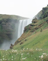 Skogafoss è una delle cascate più popolari della costa meridionale dell'Islanda.