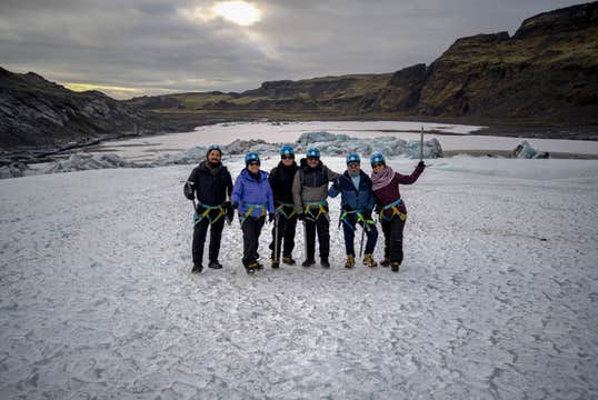 Spanish-Guided Solheimajokull Glacier Hike with Ice Gear Included