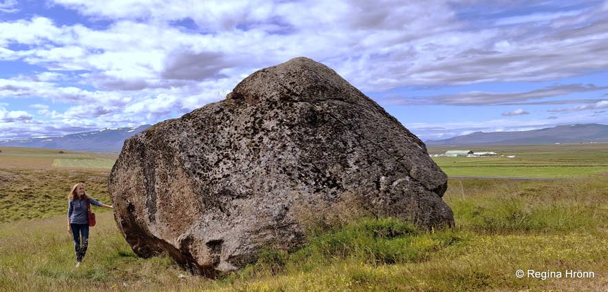 Beautiful Artwork by the noted Sculptor Ragnar Kjartansson Senior Beautiful Artwork by the noted Sculptor Ragnar Kjartansson Senior