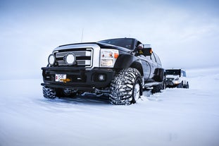 A 4x4 Super Jeep is perfect for a Golden Circle tour during winter.