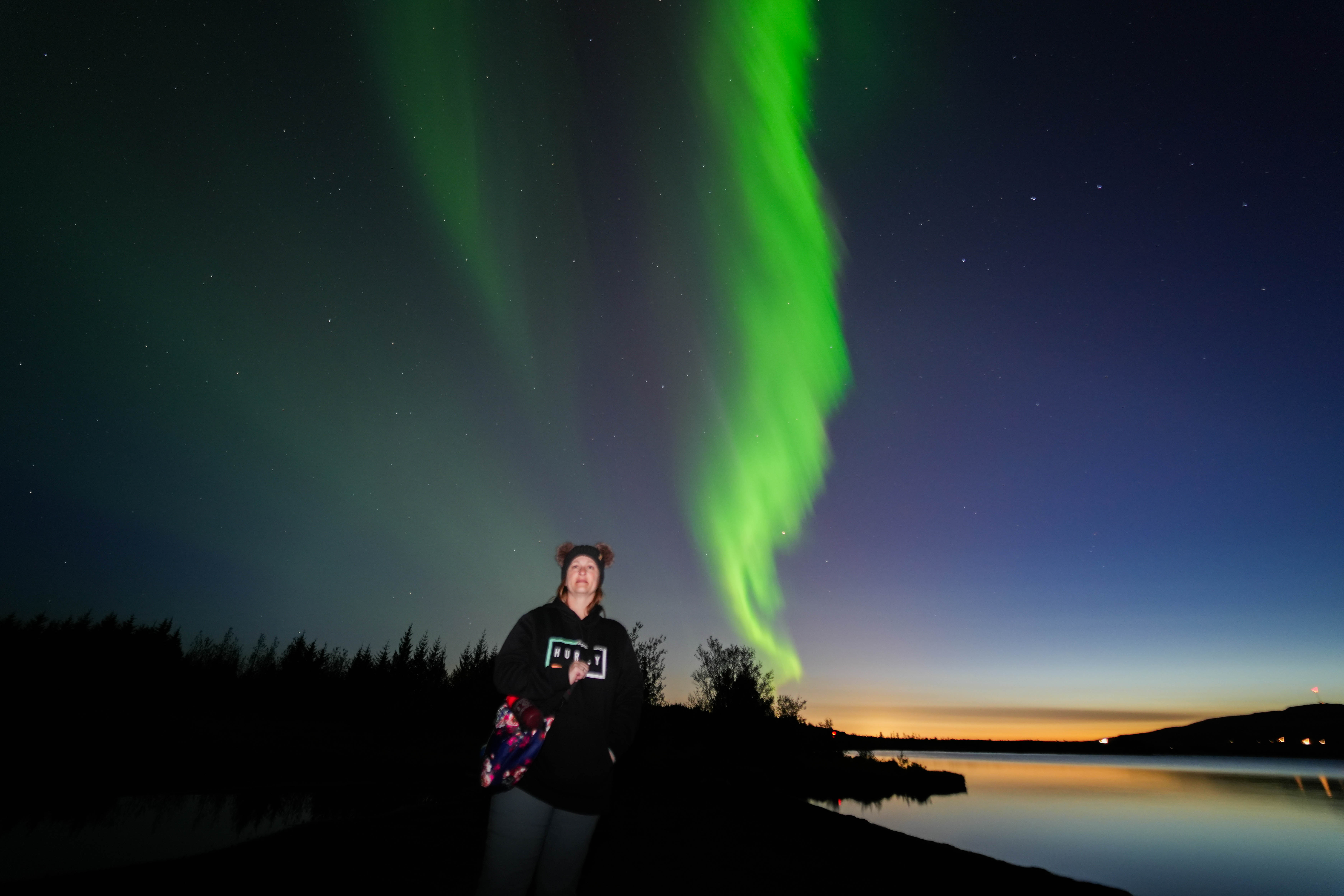 Captivating 4-Hour Northern Lights Minibus Tour With High-Quality Photos From Reykjavik