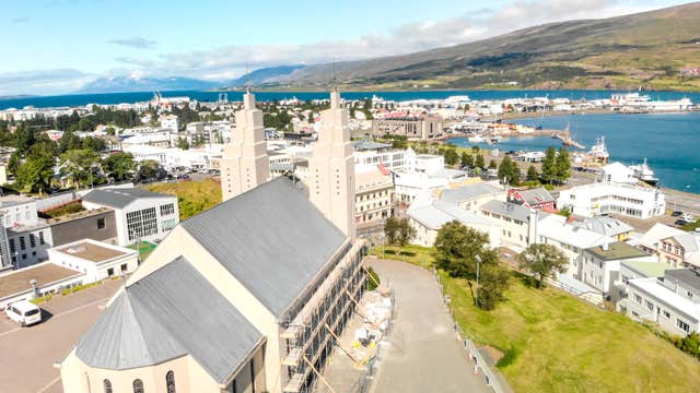 Private Transfer from Akureyri with 2-Hour Flexible Itinerary