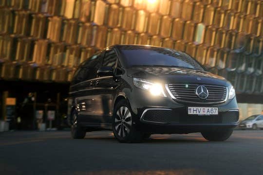 Private 4-Hour Flexible Tour with Airport Transfer from/to Keflavik Airport