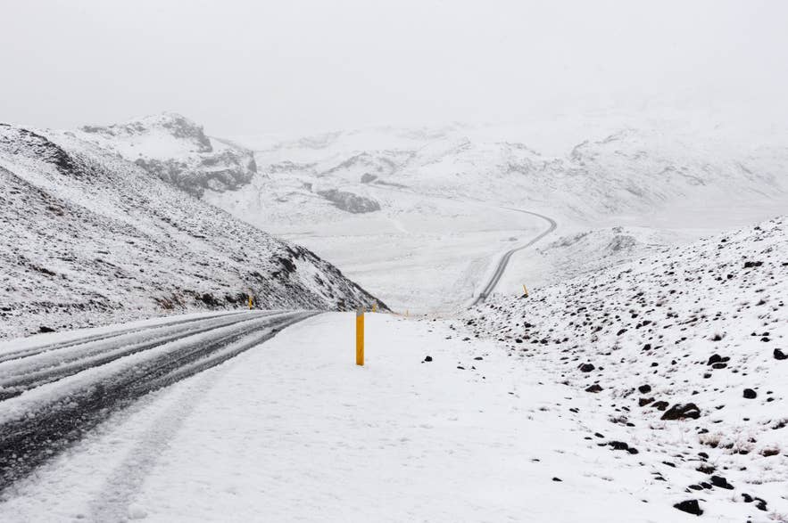 Tijdens een reis naar IJsland in oktober kunt u sneeuwval tegenkomen.