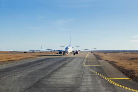Private Port Transfer from Reykjavik Cruise Terminal to Keflavik Airport