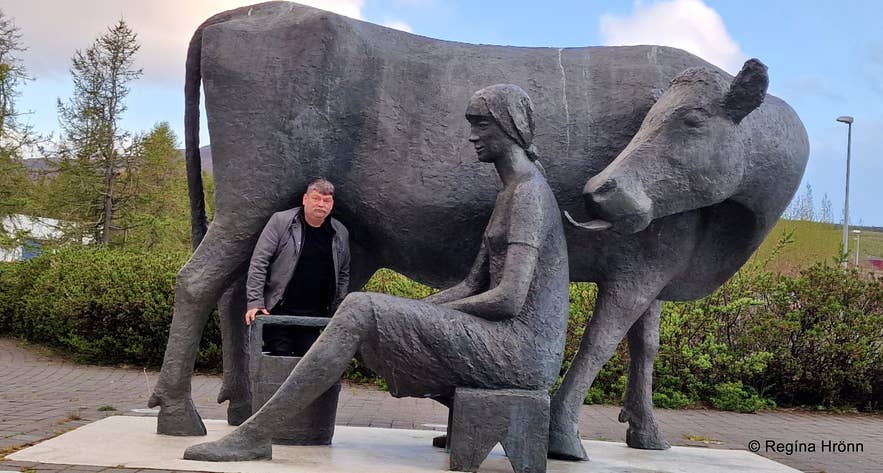 Beautiful Artwork by the noted Sculptor Ragnar Kjartansson Senior Beautiful Artwork by the noted Sculptor Ragnar Kjartansson Senior