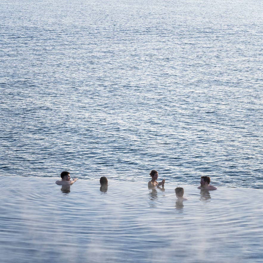 擁有絕佳海景的冰島天空之湖溫泉