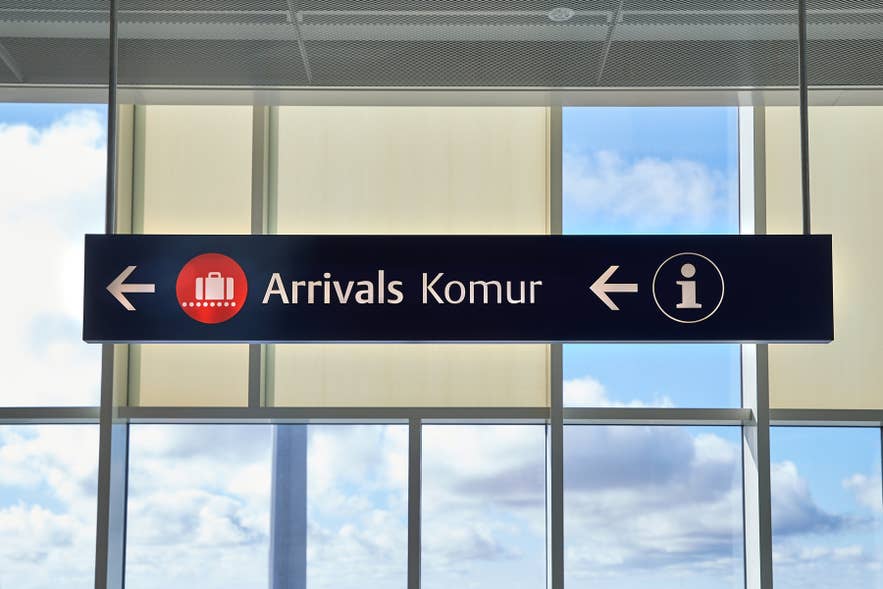 Ankunftsbereich am internationalen Flughafen Keflavik.
