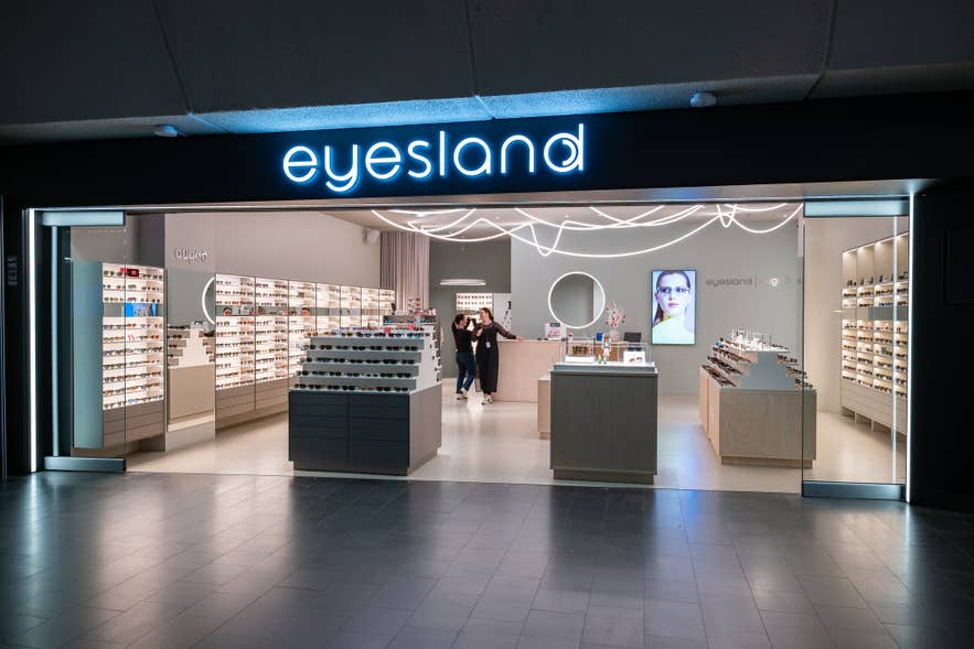 Negozio di occhiali Eyesland all'Aeroporto Internazionale di Keflavik in Islanda.