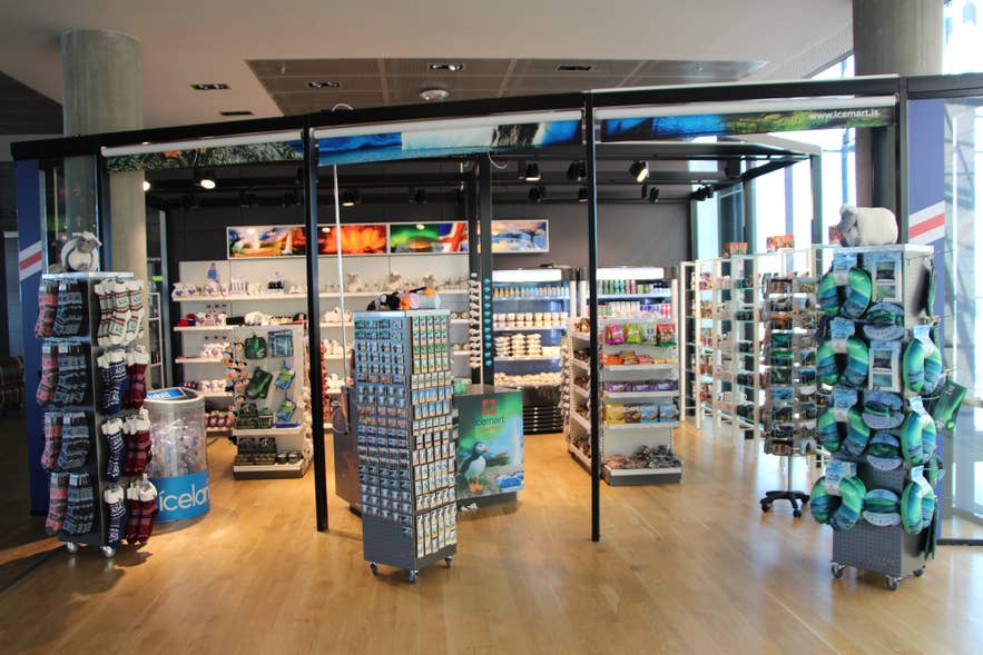 Negozio di souvenir Nordic Souvenir all'Aeroporto Internazionale di Keflavik in Islanda.