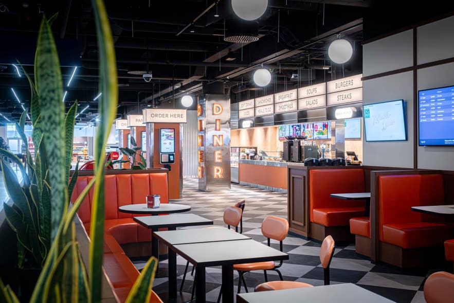 ケプラヴィーク空港のKeflavik Diner。