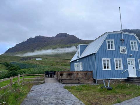 Arctic Fox Centre Tour in Sudavik with Transfer from Isafjordur