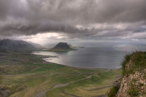 Climbing Kirkjufell mountain