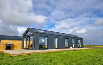 Arctic Exclusive Ranch er et nydelig sted å besøke om sommeren.