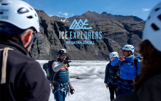 Amazing 4.5-Hour Glacier Hiking Tour in Vatnajokull with Super Jeep from Jokulsarlon Lagoon