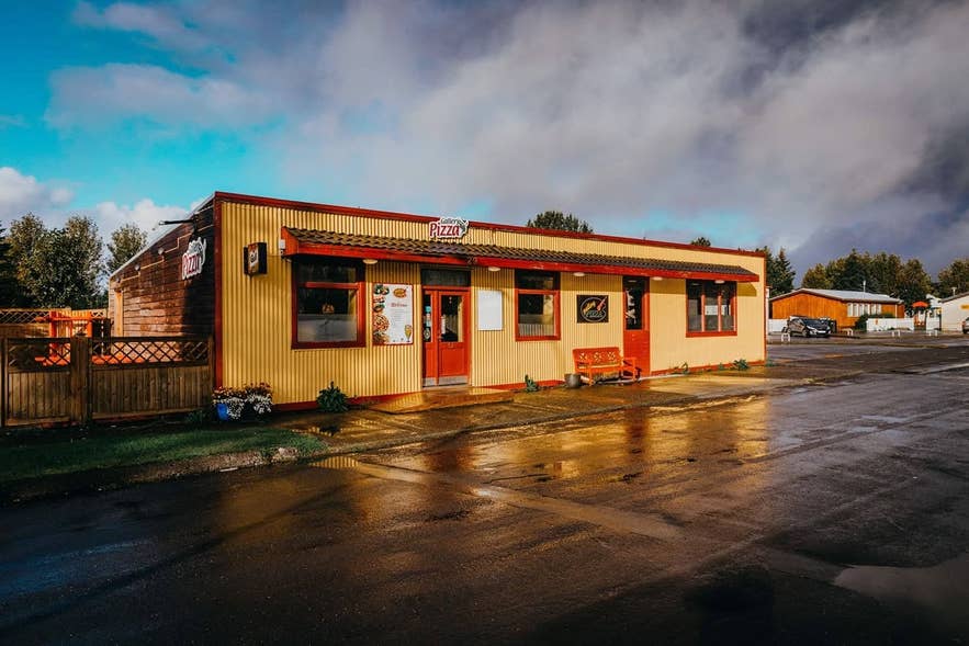 Fallery Pizza, a family-owned restaurant located in South Iceland.