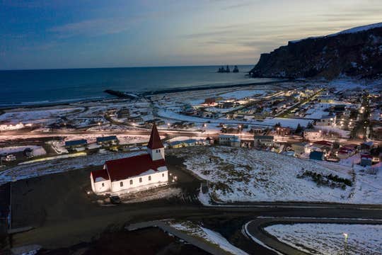 Jokulsarlon Glacier Lagoon & Diamond Beach Day Tour from Reykjavik with Optional Boat Ride