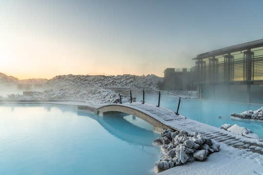 Chinese-Guided Golden Circle & Blue Lagoon Small-Group Day Tour from Reykjavik