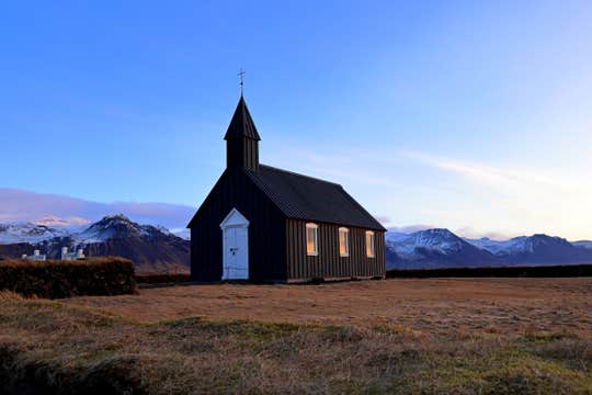Snaefellsnes Peninsula Day Tour from Reykjavik with Mount Kirkjufell and Saxholl Crater