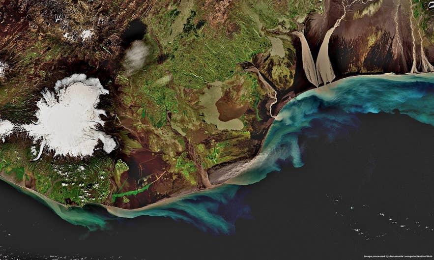 Satellite image of Mýrdalsjökull showing the Kötlujökull outlet lobe flowing east Satellite image of Mýrdalsjökull showing the Kötlujökull outlet lobe flowing east