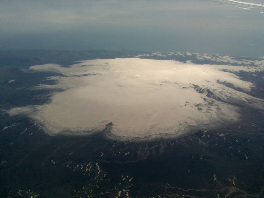 Aerial view of the Mýrdalsjökull ice cap, which feeds the Sandfellsjökull outlet glacier