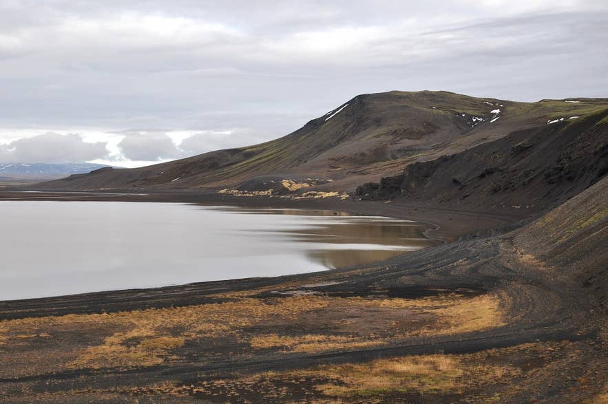 Sandkluftavatn lake seen from Route 52, Uxahryggjavegur, north of Þingvellir in October Sandkluftavatn lake seen from Route 52, Uxahryggjavegur, north of Þingvellir in October