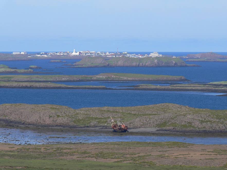 Landey island and its shipwreck off Stykkishólmur seen from Háls Landey island and its shipwreck off Stykkishólmur seen from Háls