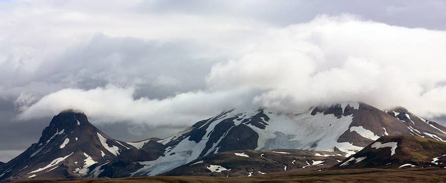 The Kerlingarfjöll mountain range with small glaciers seen from the Kjölur road F35