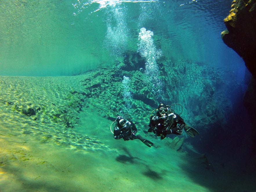 Silfra Diving Tour in Iceland