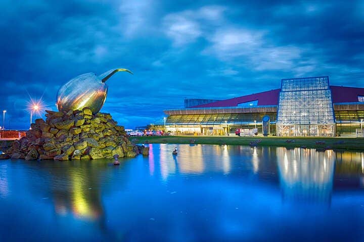 Private 1.5-Hour Transfer from Keflavik International Airport to Hveragerdi