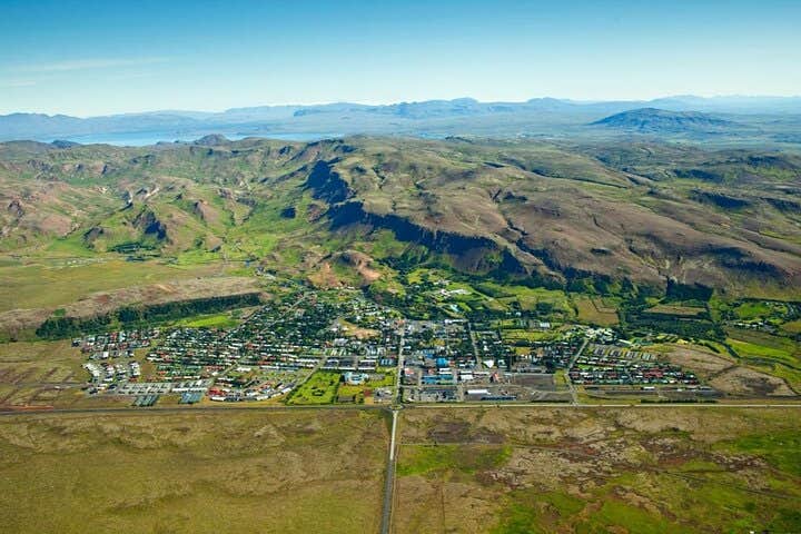 Private 1.5-Hour Transfer from Keflavik International Airport to Hveragerdi