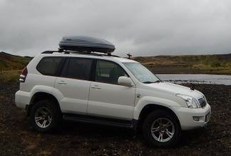 Swap a sightseeing coach for a Land Cruiser, allowing for a more personalised and intimate tour.