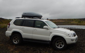 Swap a sightseeing coach for a Land Cruiser, allowing for a more personalised and intimate tour.