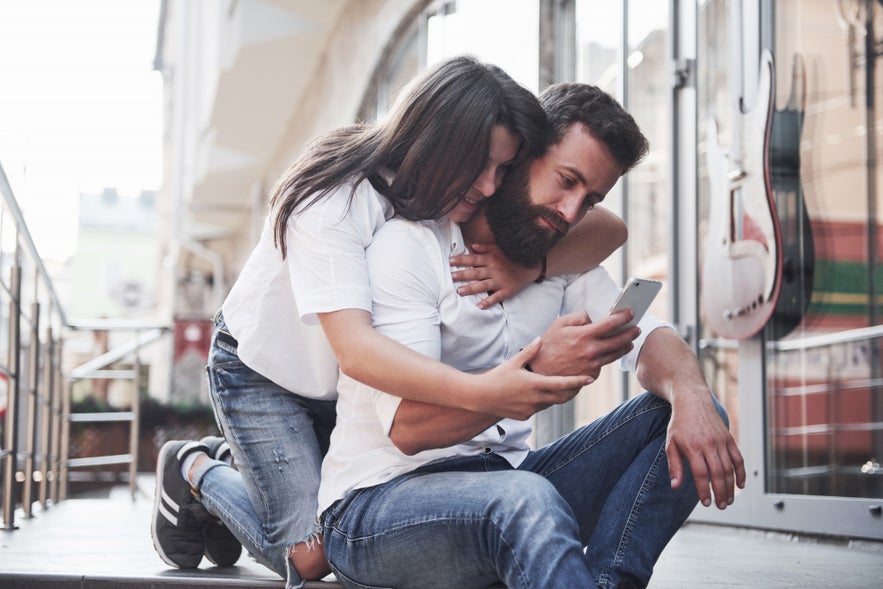 Love in the Digital Era: The Evolution of Romance Through Dating Apps