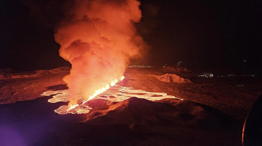 The second eruption by Sundhnukagigar. Grindavik can be seen in the distance.