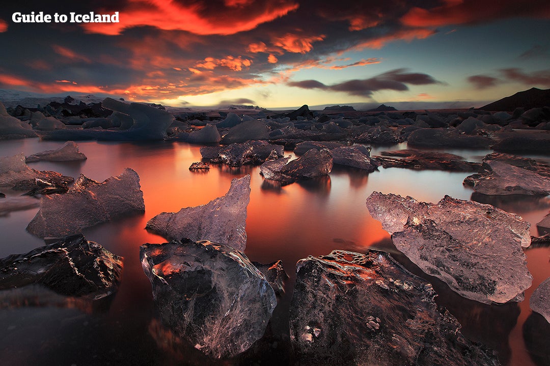 Twilight at Jökulsárlón glacier lagoon in Iceland